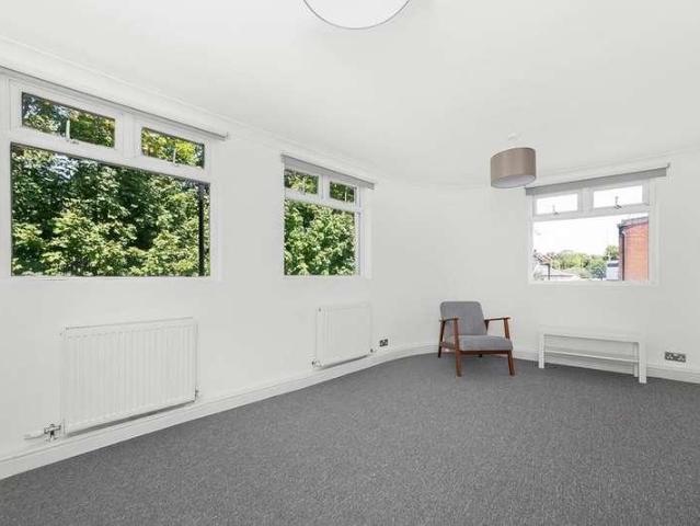 Flat for sale in West Norwood, Greater London