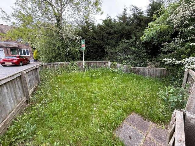 Flat for sale in Grange Park, Swindon