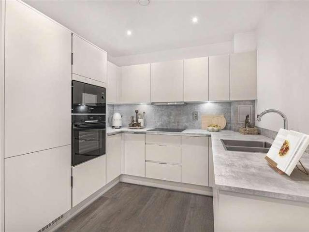 Flat for sale in Watford Rural, Batchworth