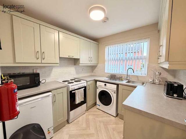 Flat for sale in Londonderry, Northern Ireland