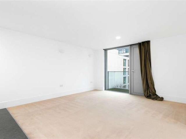 Flat for sale in Finsbury Park, Greater London