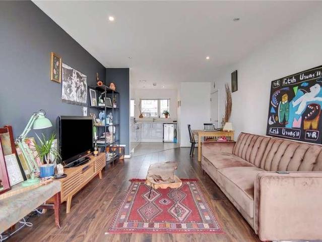 Flat for sale in London Borough of Lewisham, Greater London