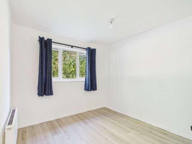 Flat for sale in Chavey Down, Newell Green