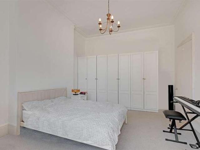 Flat for sale in South Hampstead, Greater London
