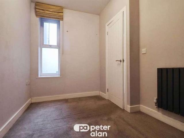 Flat for sale in Plasnewydd, Falcon Lodge