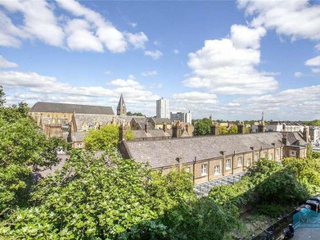 Flat for sale in Chalk Farm, Greater London