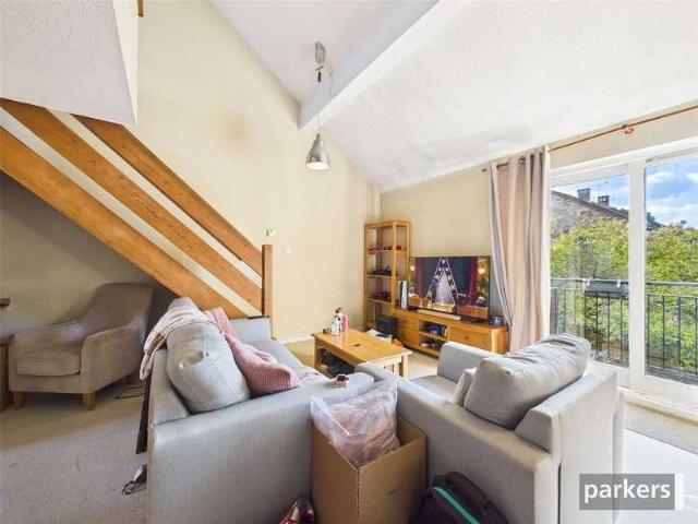 Flat for sale in Earley