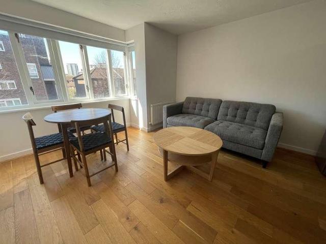 Flat for sale in Paddington, Greater London