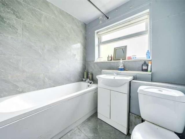 Flat for sale in The Slade, Oxfordshire