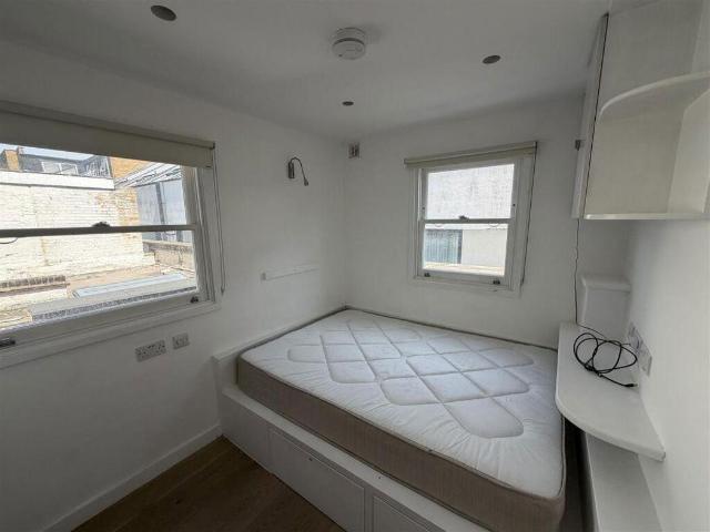 Flat for sale in Marylebone, Greater London