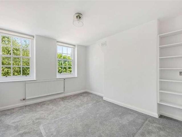 Flat for sale in Islington, Canonbury