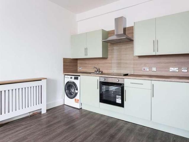Flat for sale in Leith Links, Scotland