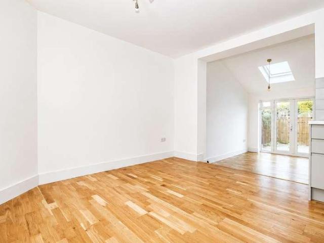Flat for sale in Fishersgate, West Sussex