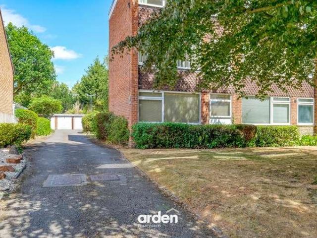Flat for sale in Blossomfield, West Midlands