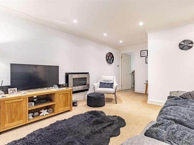 Flat for sale in Epping, Essex