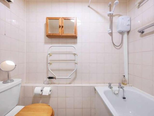 Flat for sale in Battersea, Greater London