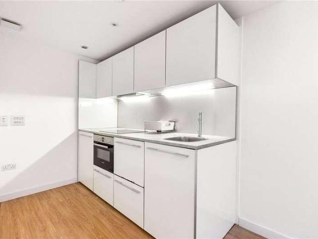 Flat for sale in Islington, Greater London