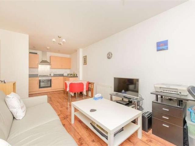 Flat for sale in Ashmere, Dartford