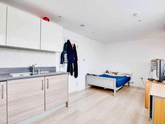Flat for sale in Sudbury, Greater London