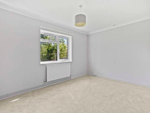 Flat for sale in Pouchen End, Hertfordshire