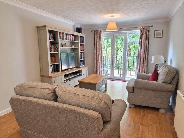 Flat for sale in London Borough of Barnet, Greater London