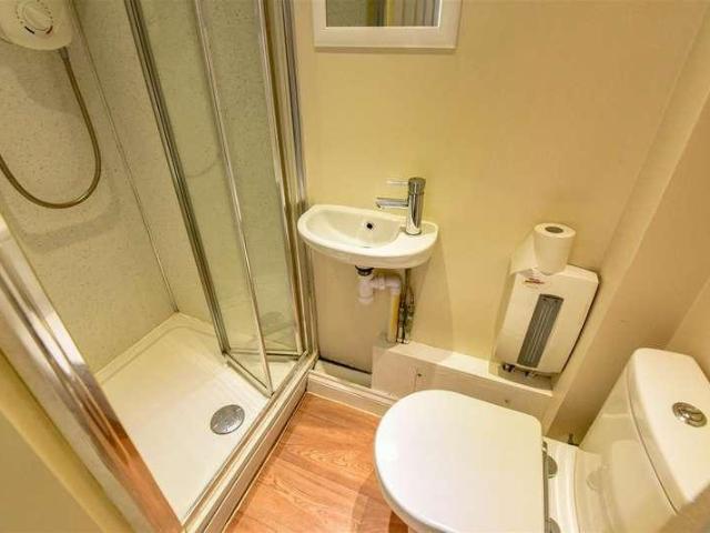 Flat for sale in Dursley, School House