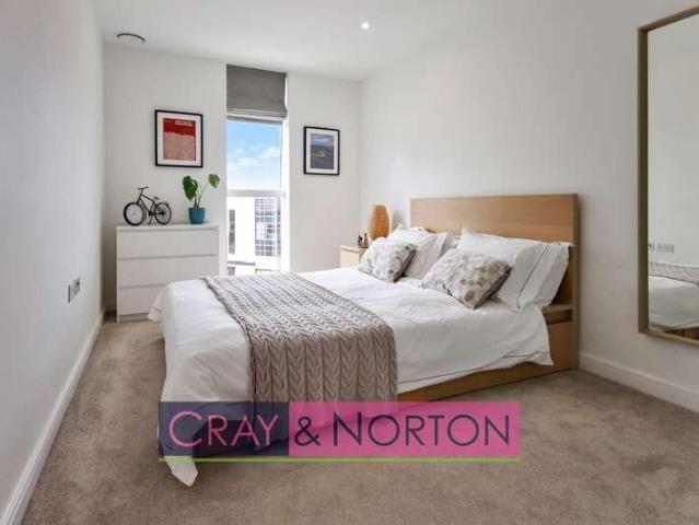 Flat for sale in London Borough of Croydon, Greater London