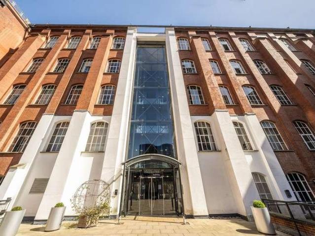 Flat for sale in Old Ford, Bow