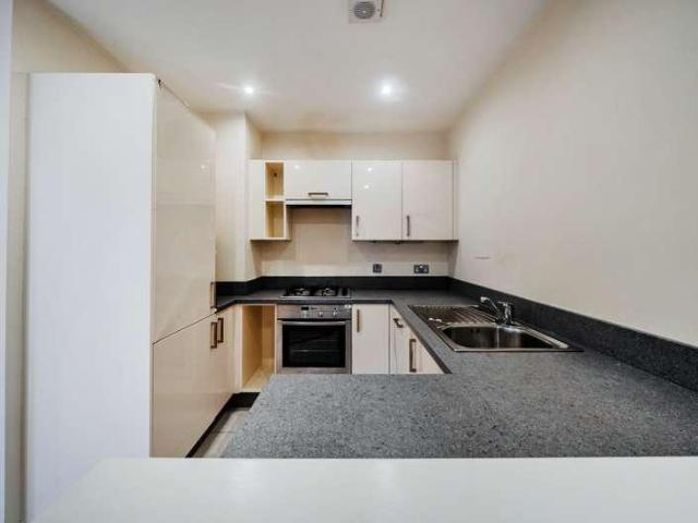 Flat for sale in Highfield, The Slade