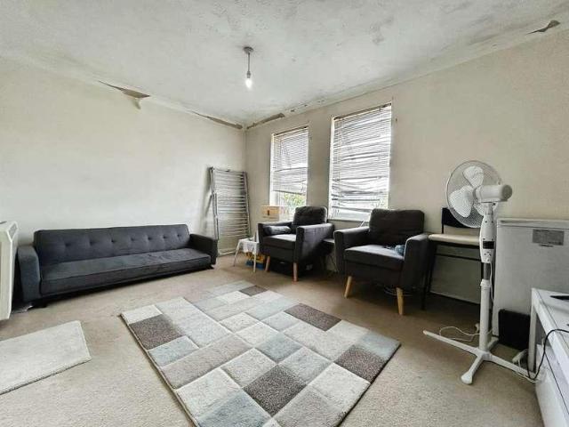 Flat for sale in Castlefield, Cressex