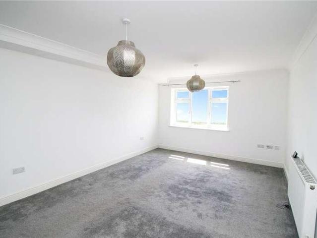 Flat for sale in Canvey Island