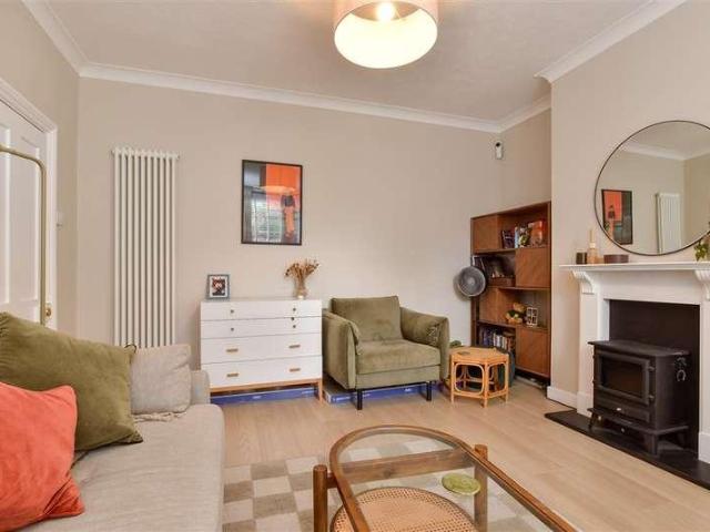 Flat for sale in Round Hill, Brighton & Hove