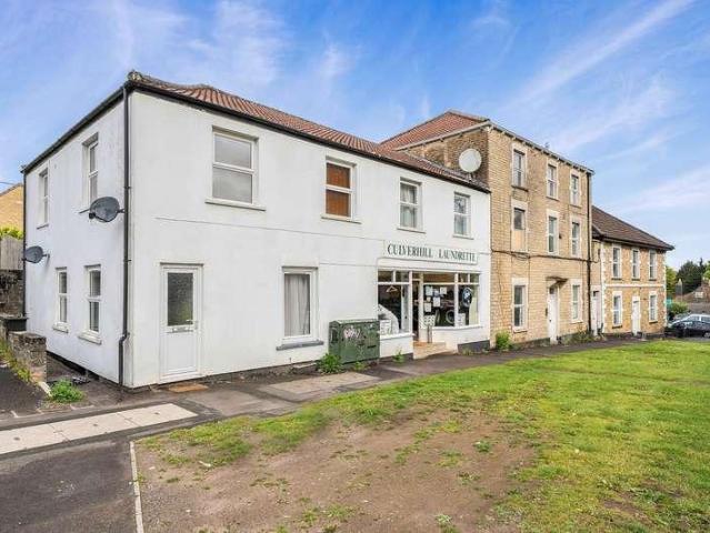 Flat for sale in Frome