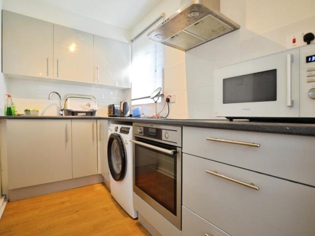 Flat for sale in Beckton, Greater London