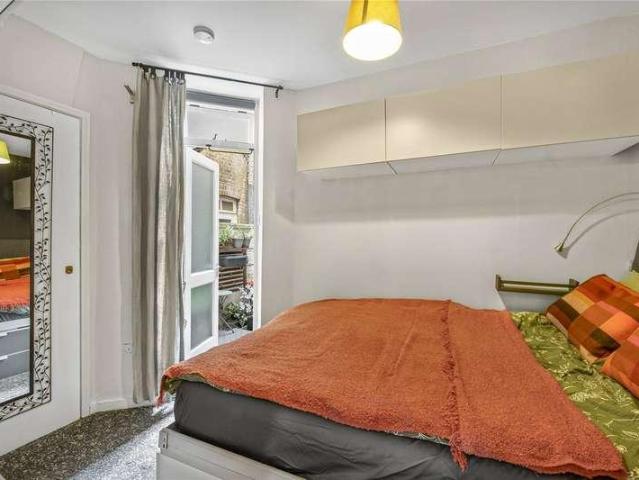 Flat for sale in East Marylebone, Greater London