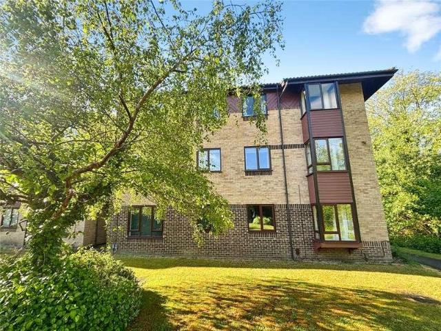 Flat for sale in Reading