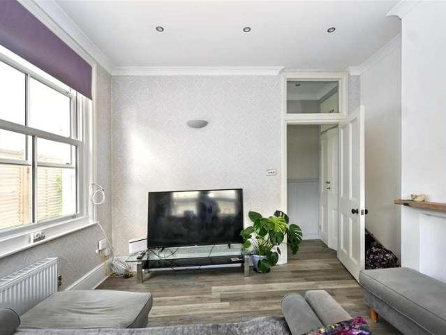 Flat for sale in Eastbourne, East Sussex