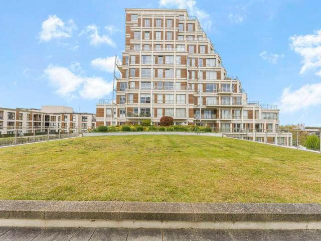 Flat for sale in Norbiton, Greater London