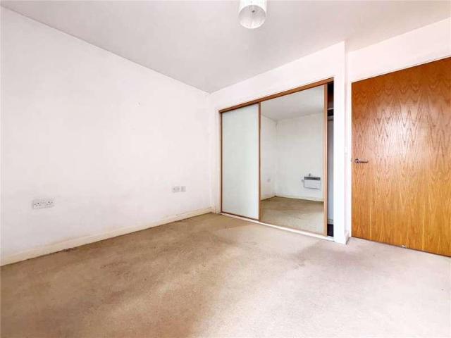 Flat for sale in Key Street, Suffolk