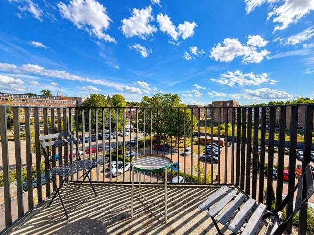 Flat for sale in Old Town, Dacorum