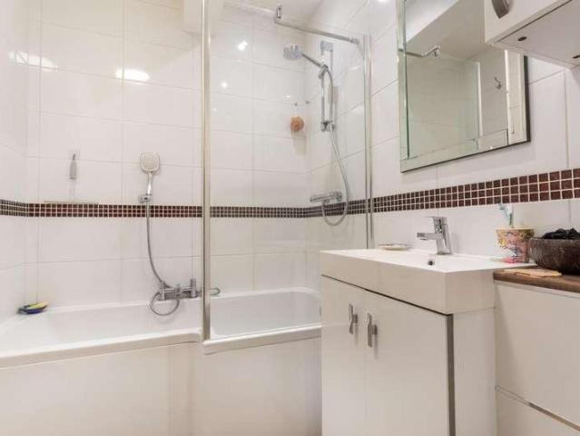 Flat for sale in Round Hill, Brighton & Hove