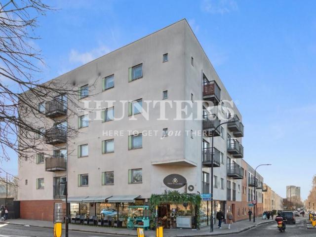 Flat for sale in South Hampstead, Greater London