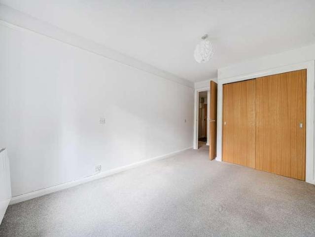 Flat for sale in Sandown Park, Kent