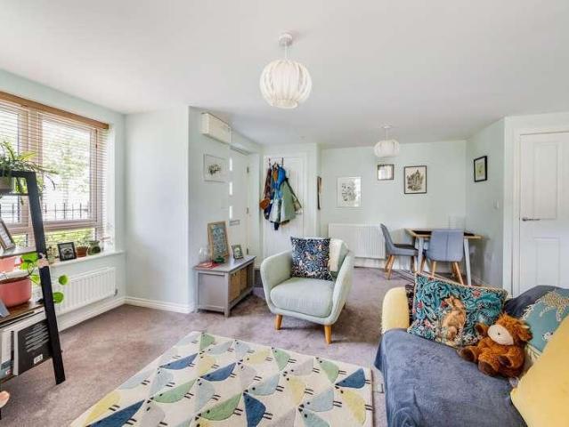 Flat for sale in Great Western Park North, Berrick Salome