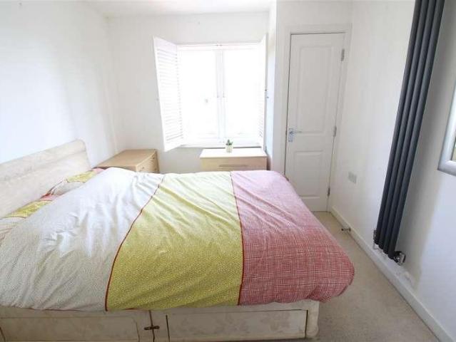 Flat for sale in East Cowes, Isle Of Wight