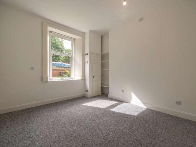 Flat for sale in Haghill, Scotland