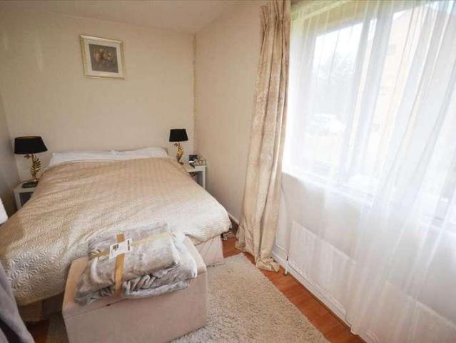 Flat for sale in London Borough of Ealing, Greater London