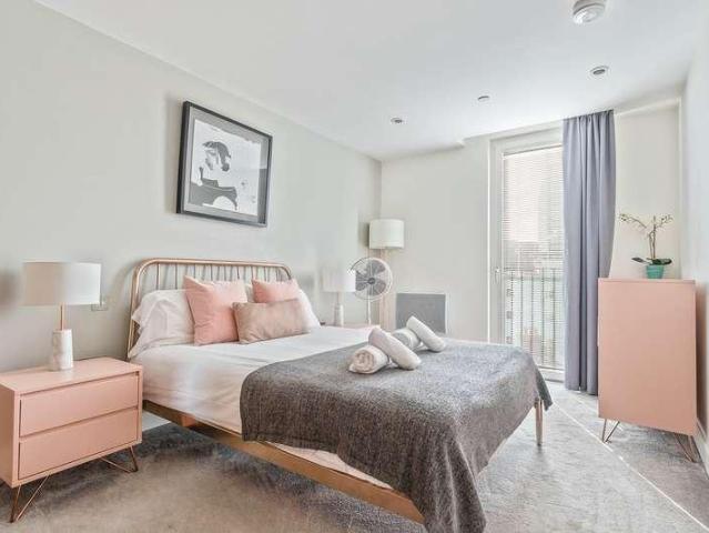Flat for sale in Cardiff City Centre, Cardiff