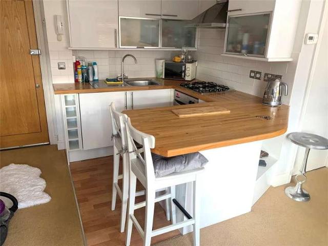 Flat for sale in Charlotteville, Guildford