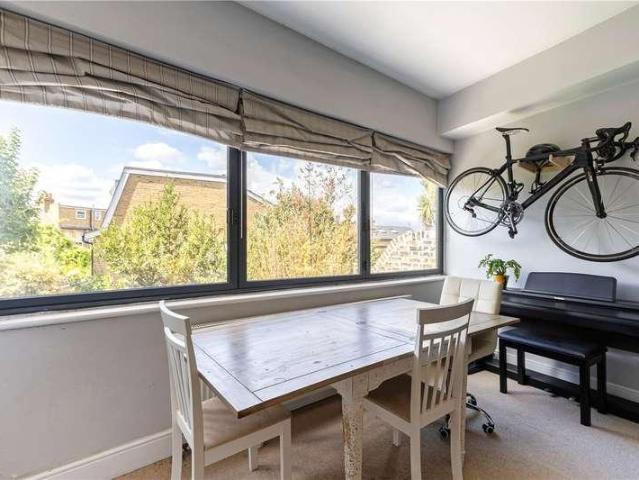 Flat for sale in London Borough of Lambeth, Greater London
